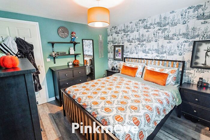 2 Bedroom Flat For Sale In Golden Mile View, Newport, NP20