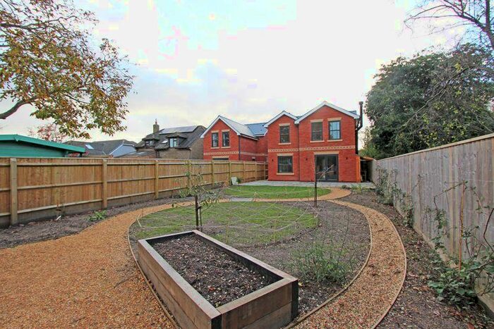 4 Bedroom Village House To Rent In Station Road, Sway, SO41