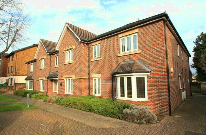 2 Bedroom Apartment To Rent In Surbiton, KT6