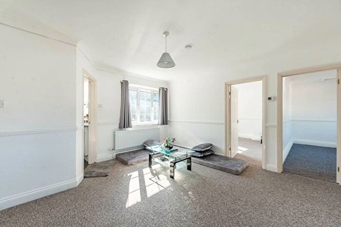 2 Bedroom Maisonette To Rent In Goldsmith Lane, Colindale, London, NW9