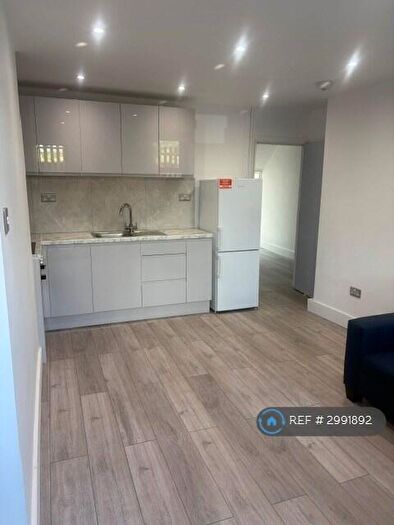 2 Bedroom Flat To Rent In Palmerston Road, London, N22