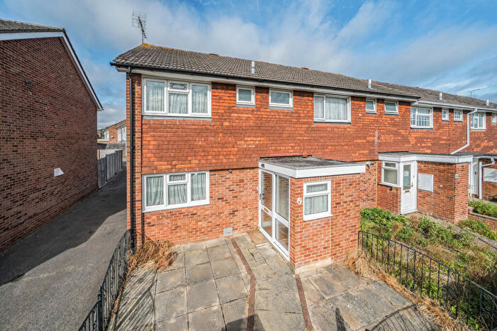 3 Bedroom End Of Terrace House For Sale In Alder Way, Swanley, Kent, BR8