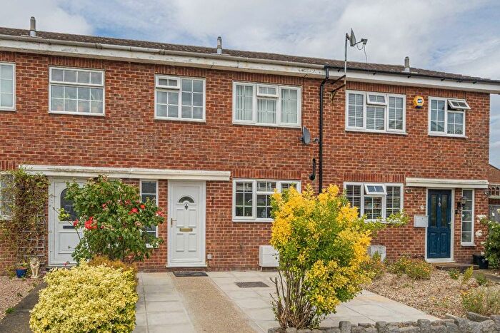 3 Bedroom Terraced House For Sale In Mill Farm Avenue, Sunbury-On-Thames, TW16