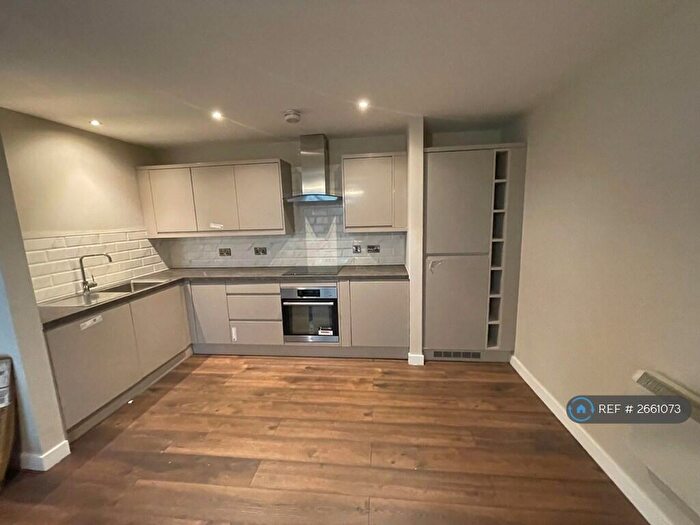 2 Bedroom Flat To Rent In Ordsall Lane, Salford, M5