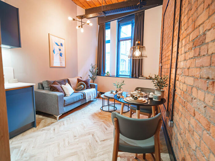 1 Bedroom Apartment To Rent In Apt, Waterloo Street #, M1