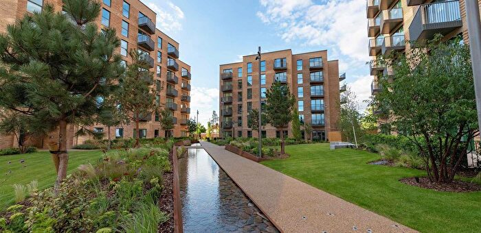 1 Bedroom Flat To Rent In Aquifer House, Horlicks Quarter, SL1