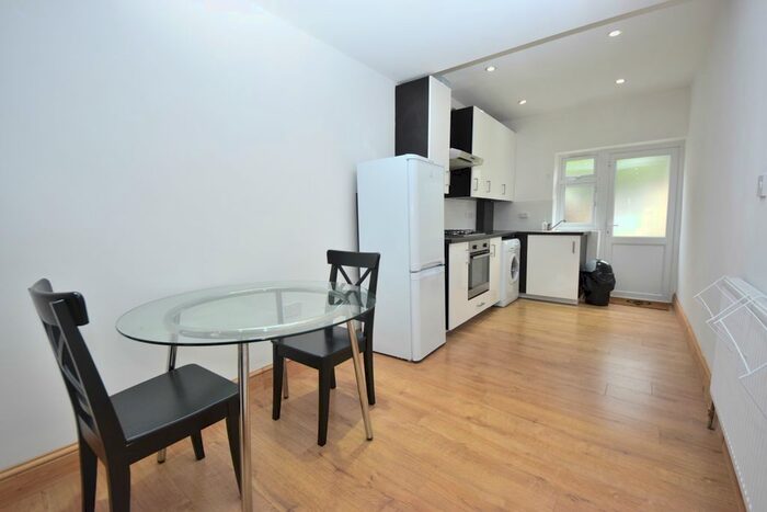 Studio To Rent In Redbridge Lane East, Redbridge, IG4