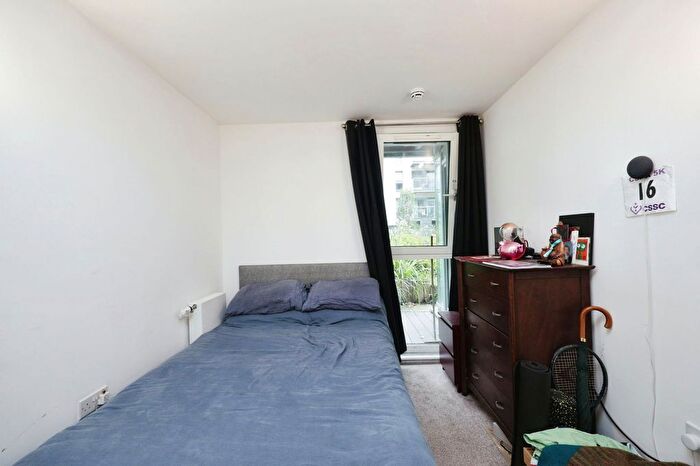2 Bedroom Flat For Sale In Cardinal Building, Station Approach, Hayes, UB3