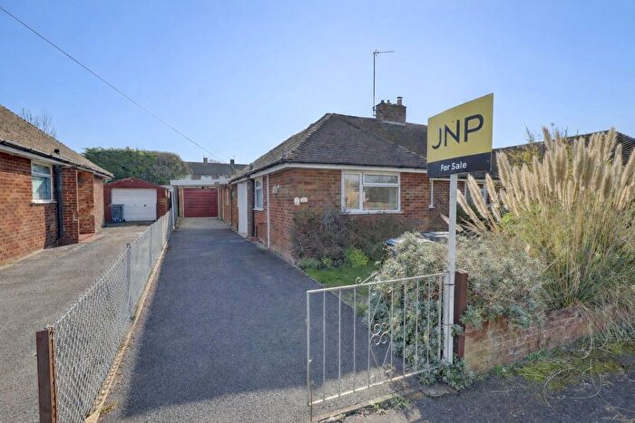 3 Bedroom Bungalow For Sale In Berryfield Road, Princes Risborough, Buckinghamshire, HP27