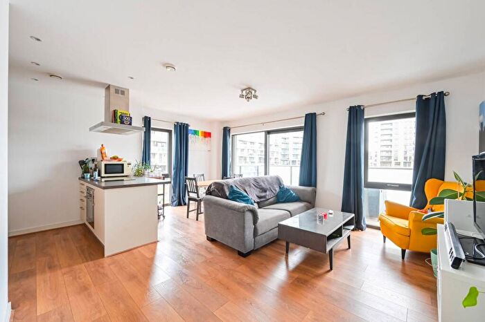 2 Bedroom Flat To Rent In Boathouse Apartments, Poplar, London, E14