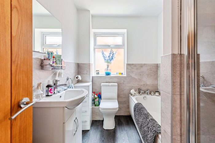 2 Bedroom Detached Bungalow For Sale In East Street, Olney, MK46