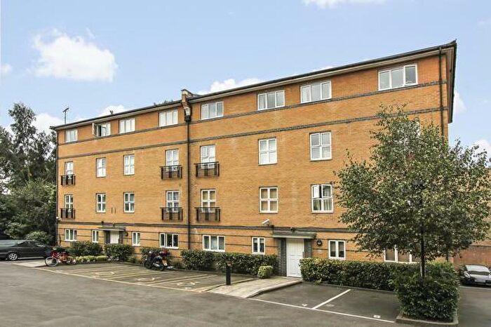 2 Bedroom Apartment To Rent In Azure House, Buckfast Street, Shoreditch, E2
