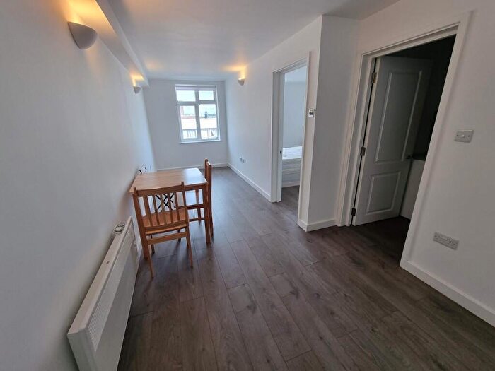 1 Bedroom Flat To Rent In Brent Street, London, NW4