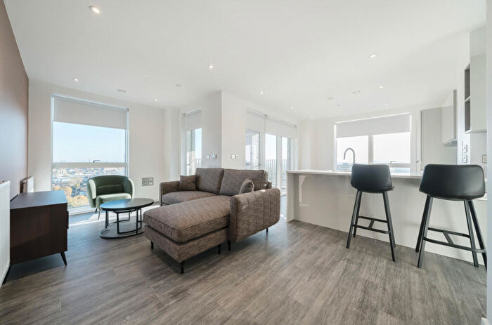 2 Bedroom Apartment To Rent In Thurlow Street, London, SE17