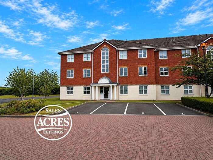 2 Bedroom Apartment For Sale In Wyndley Close, Four Oaks, Sutton Coldfield, B74