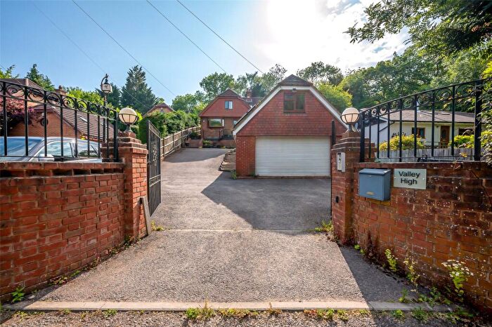 3 Bedroom Detached House For Sale In Valley Lane, Meopham, DA13