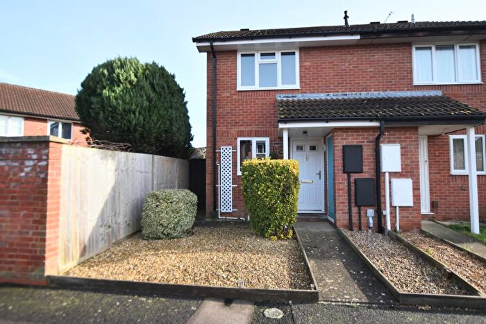 2 Bedroom End Of Terrace House To Rent In Friary Gardens, Newport Pagnell, MK16