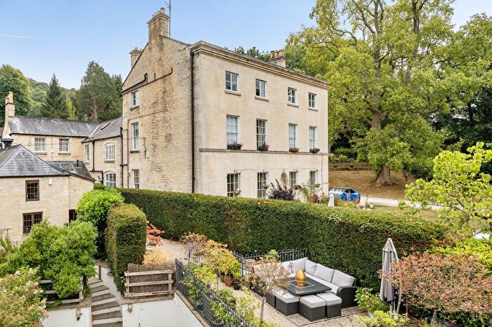 3 Bedroom Flat For Sale In Thrupp Lane, Stroud, GL5