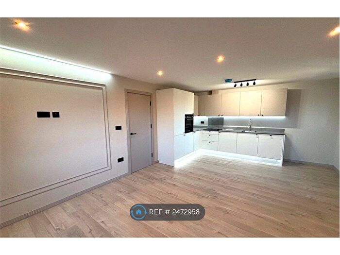 1 Bedroom Flat To Rent In Claydon Court, Staines-Upon-Thames, TW18