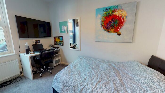 5 Bedroom Semi-Detached House To Rent In City Road, Dunkirk, Nottingham, NG7