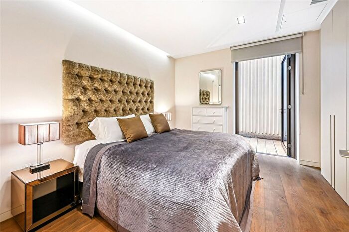 2 Bedroom Flat For Sale In Pearson Square, London, W1T