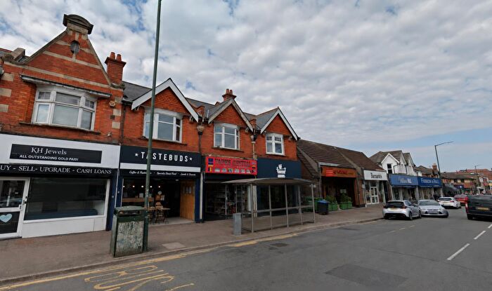 4 Bedroom Apartment To Rent In Wimborne Road, Bournemouth, BH9
