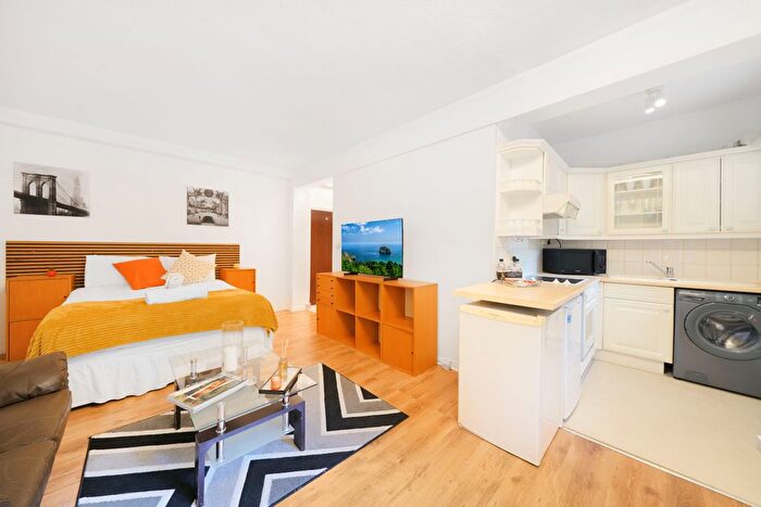 Studio To Rent In Palace Gardens Terrace, London, W8