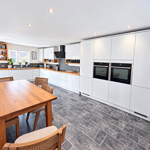 4 Bedroom Detached House For Sale In Colindale Street, Monkston Park, Milton Keynes, MK10