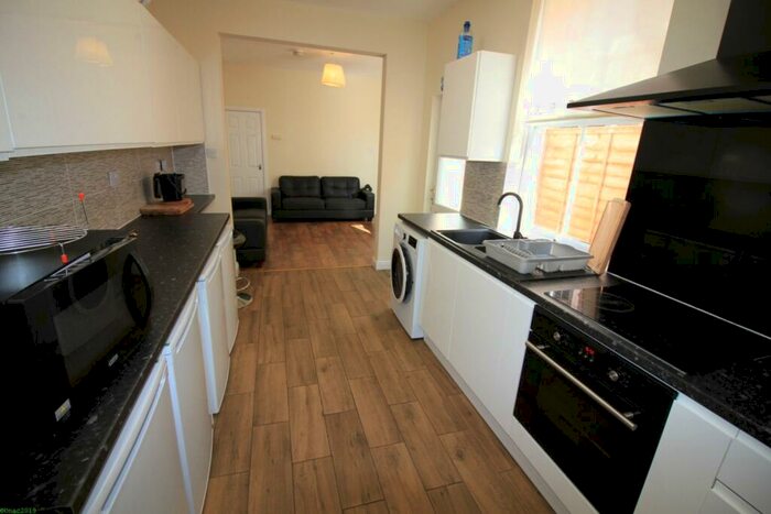 5 Bedroom Terraced House To Rent In Sir Thomas Whites, Earlsdon, Coventry, CV5