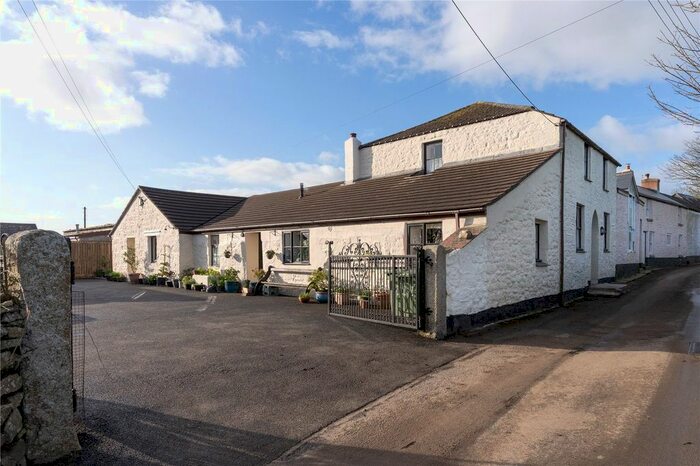 5 Bedroom End Of Terrace House For Sale In Chywoone Grove, Newlyn, Penzance, TR18
