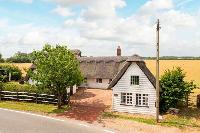 4 Bedroom Detached House For Sale In Mill Road, Thurleigh, MK44