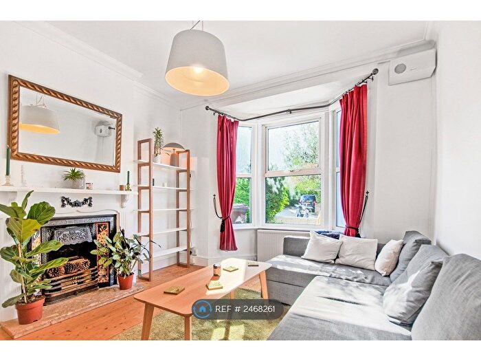 1 Bedroom Flat To Rent In Brookfield Road, London, E9