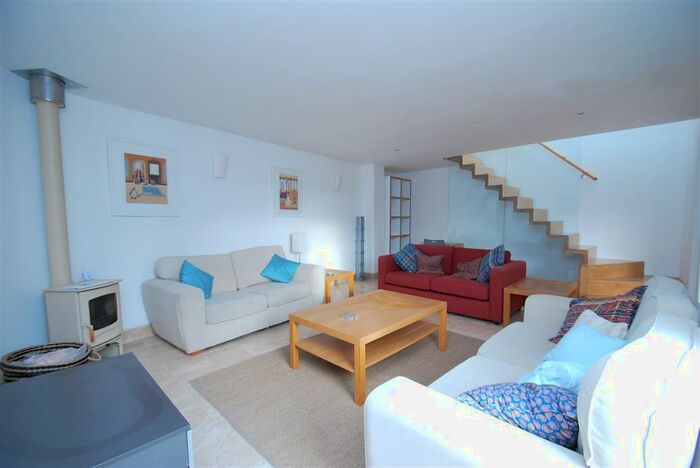 2 Bedroom Barn To Rent In Weir Lane, Marshfield, SN14