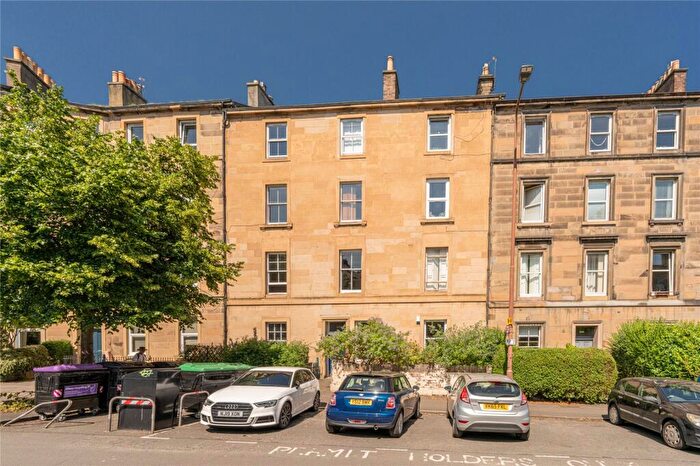 2 Bedroom Flat For Sale In / Montgomery Street, Edinburgh, EH7