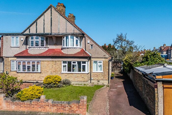 3 Bedroom Semi Detached House For Sale In Glynde Road, Bexleyheath, Kent, DA7