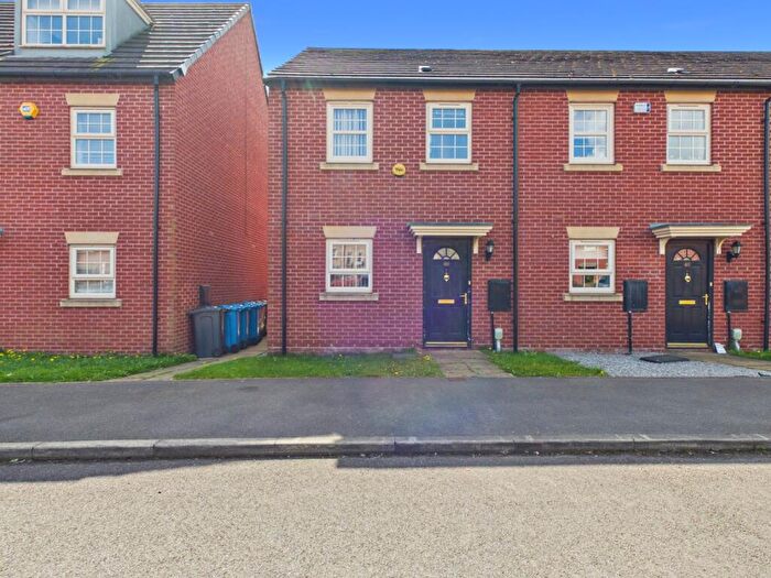 3 Bedroom End Of Terrace House For Sale In Bunkers Hill Road, Hull, HU4