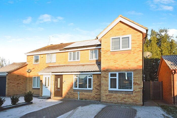 4 Bedroom Semi Detached House For Sale In Bouchers Mead, Chelmsford, CM1