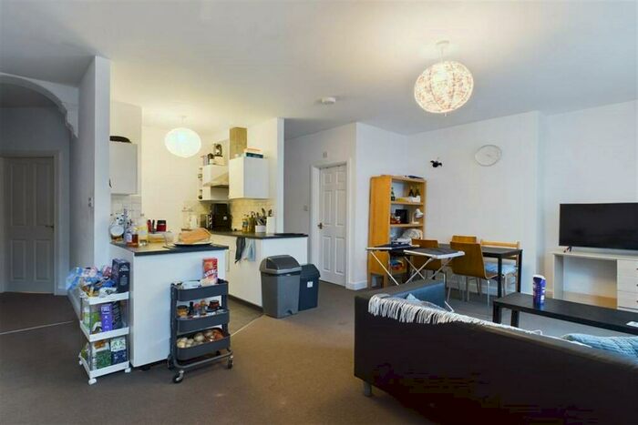 3 Bedroom Flat To Rent In Forsyth Road, Newcastle Upon Tyne, NE2