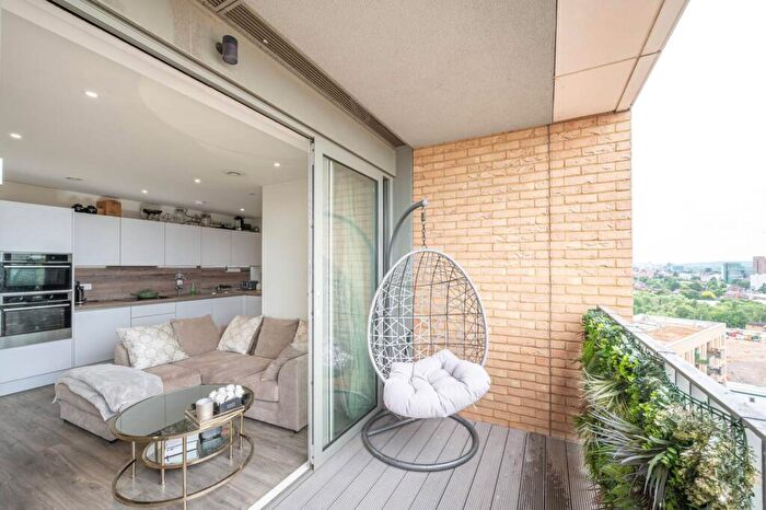 2 Bedroom Flat For Sale In Moorhen Drive, Hendon, London, NW9