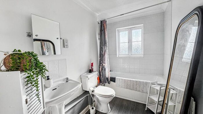2 Bedroom Apartment To Rent In Goring Road, Colchester, Essex, CO4