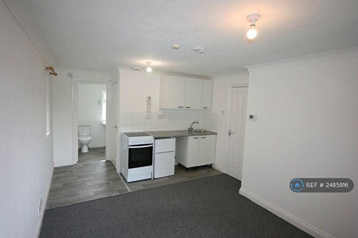 Studio To Rent In Violet Close, Bedford, MK42