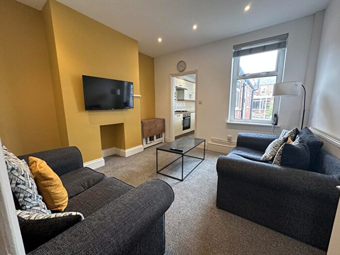 4 Bedroom Terraced House To Rent In West End // Derwent St // Bed // Sept, LN1