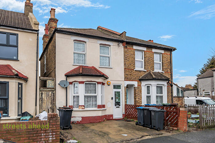 3 Bedroom Semi Detached House For Sale In Livingstone Road, Thornton Heath, CR7
