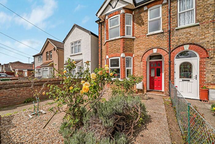 3 Bedroom Semi Detached House For Sale In Salcombe Road, Ashford, TW15