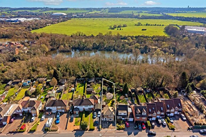 3 Bedroom Detached House For Sale In St. Annes Road, London Colney, St. Albans, AL2