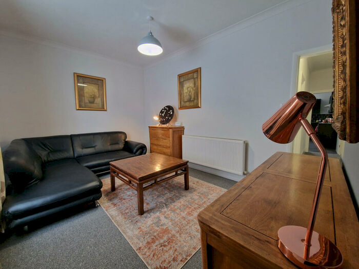 1 Bedroom Flat To Rent In Albert Avenue, Hull, Yorkshire, HU3