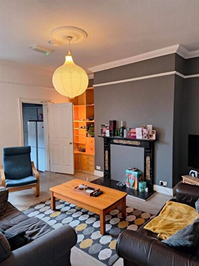 5 Bedroom Maisonette To Rent In Lavender Gardens, Newcastle Upon Tyne, NE2