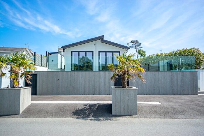 3 Bedroom Park Home For Sale In Abersoch, Pwllheli, LL53