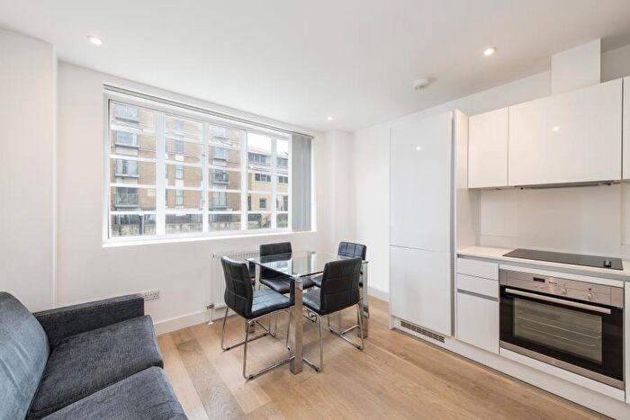 Apartment To Rent In Sail Loft Court, Clyde Square, E14