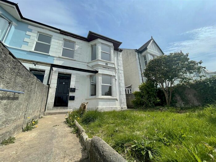 2 Bedroom Flat To Rent In Beech Road, St. Austell, PL25